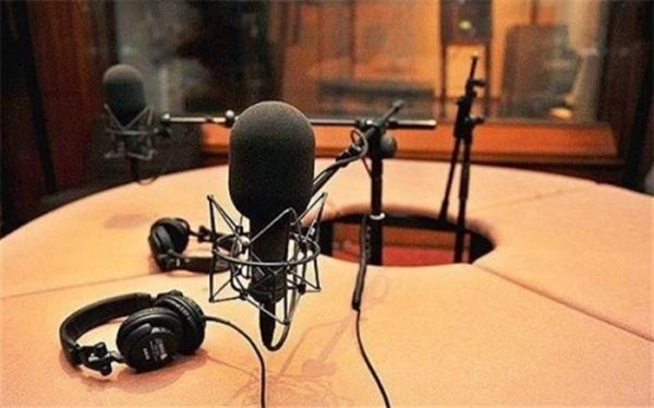 بررسی آثار ویلیام فاکنر در هزار توی داستان رادیو نمایش بررسی آثار ویلیام فاکنر در هزار توی داستان رادیو نمایش